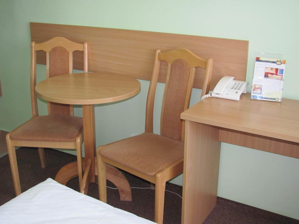 Hotel Polkowice Rum bild