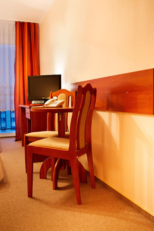 Hotel Polkowice Rum bild